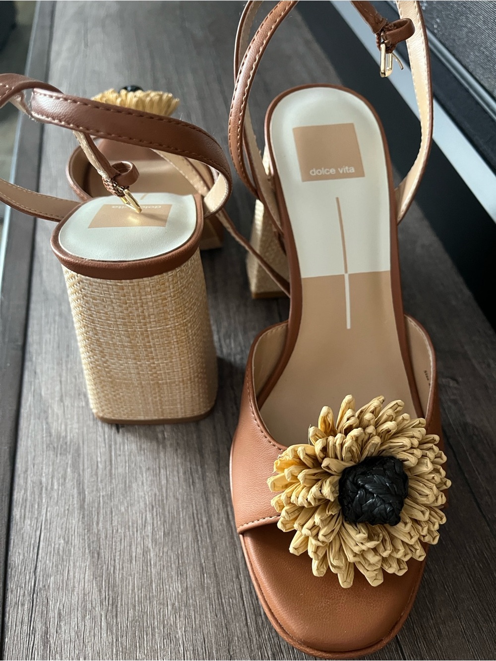 Sz 8.5 Dolce Vita Tan Raffia-Embellished Block Heel Sandals